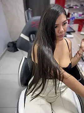 Snapshot of lia_ros chatting on February 6, 8:39 am lia ros online show from February 6, 8:39 am