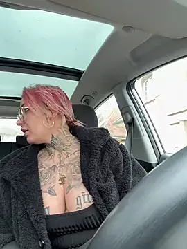 Mia-Fuchs online show from March 10, 11:23 am