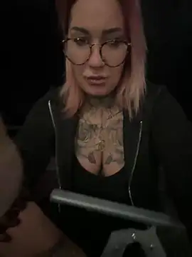 Mia-Fuchs online show from March 12, 5:02 am