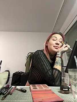 Mia-Fuchs online show from March 3, 7:07 pm