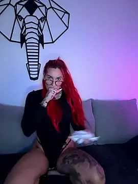 Mia-Fuchs online show from September 29, 5:36 am