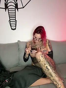 Mia-Fuchs online show from February 16, 11:17 pm