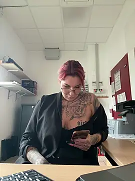 Mia-Fuchs online show from February 12, 8:27 am