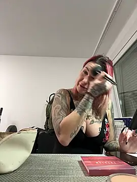 Mia-Fuchs online show from March 5, 7:06 pm