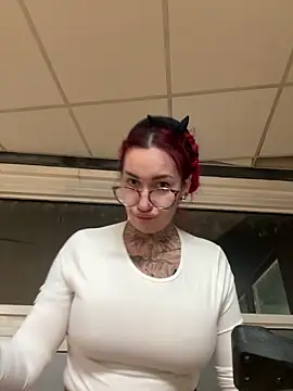 Mia-Fuchs online show from March 1, 7:58 pm