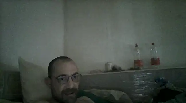 Snapshot of javierpasteur69 chatting on February 28, 12:43 am javierpasteur69 online show from February 28, 12:43 am