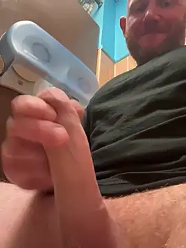 Snapshot of ozmit chatting on February 22, 6:30 pm ozmit online show from February 22, 6:30 pm