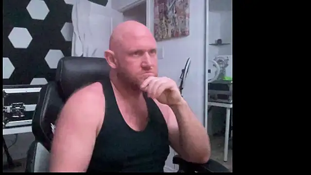 Snapshot of ozmit chatting on January 12, 4:21 am ozmit online show from January 12, 4:21 am