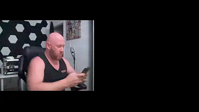 Snapshot of ozmit chatting on January 25, 3:19 am ozmit online show from January 25, 3:19 am