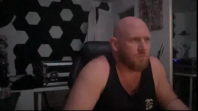 Snapshot of ozmit chatting on January 9, 4:41 am ozmit online show from January 9, 4:41 am