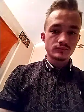 Snapshot of frankthefuck69 chatting on March 10, 4:49 am frankthefuck69 online show from March 10, 4:49 am