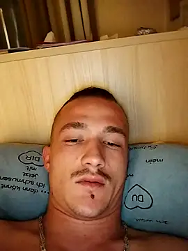 Snapshot of frankthefuck69 chatting on October 18, 7:05 pm frankthefuck69 online show from October 18, 7:05 pm