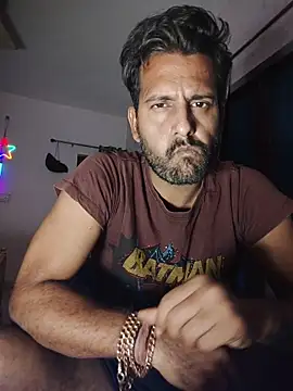 Snapshot of MAGNETICDADDY8 chatting on November 10, 11:32 pm MAGNETICDADDY8 online show from November 10, 11:32 pm