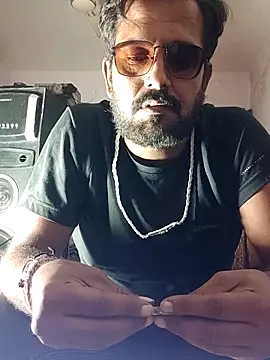 Snapshot of MAGNETICDADDY8 chatting on December 2, 9:33 am MAGNETICDADDY8 online show from December 2, 9:33 am