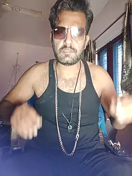 Snapshot of MAGNETICDADDY8 chatting on November 13, 7:01 am MAGNETICDADDY8 online show from November 13, 7:01 am