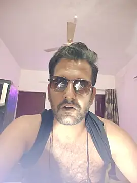 Snapshot of MAGNETICDADDY8 chatting on November 3, 8:12 pm MAGNETICDADDY8 online show from November 3, 8:12 pm