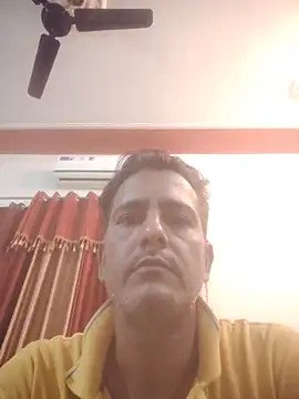 Snapshot of MAGNETICDADDY8 chatting on October 9, 1:33 pm MAGNETICDADDY8 online show from October 9, 1:33 pm