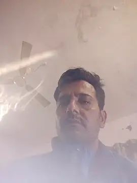 Snapshot of MAGNETICDADDY8 chatting on October 28, 3:40 am MAGNETICDADDY8 online show from October 28, 3:40 am