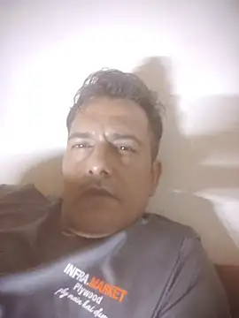 Snapshot of MAGNETICDADDY8 chatting on October 1, 7:40 pm MAGNETICDADDY8 online show from October 1, 7:40 pm