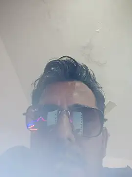 Snapshot of MAGNETICDADDY8 chatting on October 25, 4:00 am MAGNETICDADDY8 online show from October 25, 4:00 am