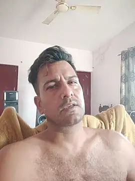Snapshot of MAGNETICDADDY8 chatting on September 28, 10:11 am MAGNETICDADDY8 online show from September 28, 10:11 am