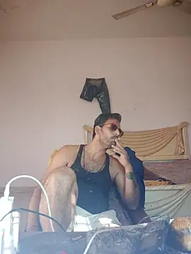 Snapshot of MAGNETICDADDY8 chatting on November 3, 8:07 am MAGNETICDADDY8 online show from November 3, 8:07 am