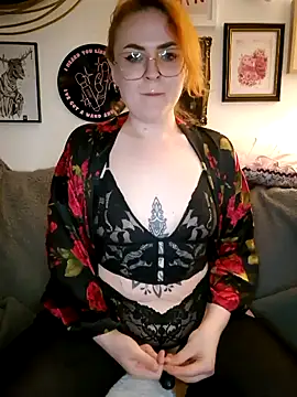 Snapshot of inky_ginge chatting on April 25, 10:40 pm inky ginge online show from April 25, 10:40 pm