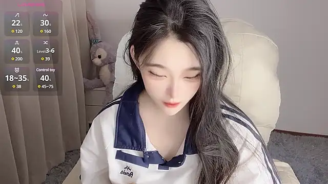 Snapshot of YUAN-- chatting on February 3, 3:42 am YUAN-- online show from February 3, 3:42 am