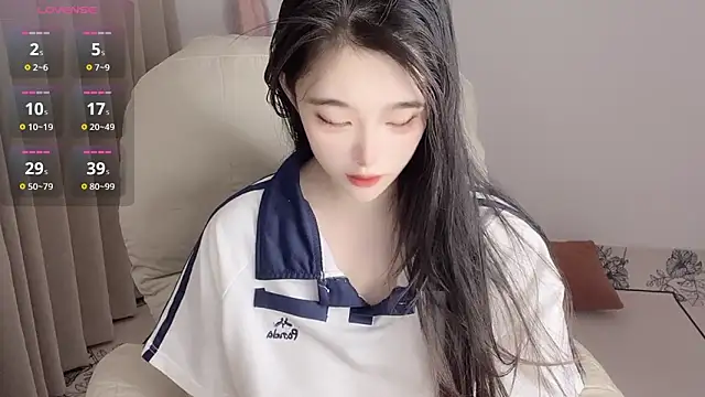 Snapshot of YUAN-- chatting on February 13, 9:06 pm YUAN-- online show from February 13, 9:06 pm