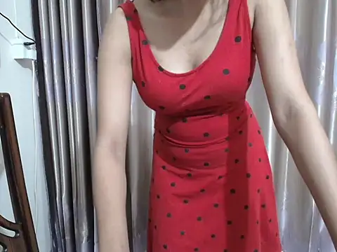 Snapshot of Elena-Cruz chatting on February 18, 6:58 pm Elena-Cruz online show from February 18, 6:58 pm