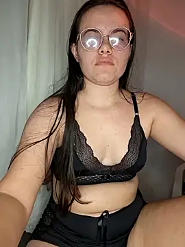 camillebr online show from May 3, 11:19 pm