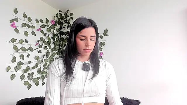 Laurensmith9 online show from June 10, 4:41 pm