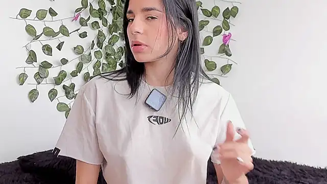 Laurensmith9 online show from June 11, 2:47 pm