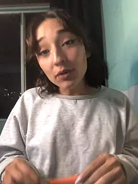 Snapshot of NickiYoung chatting on January 10, 9:02 am NickiYoung online show from January 10, 9:02 am