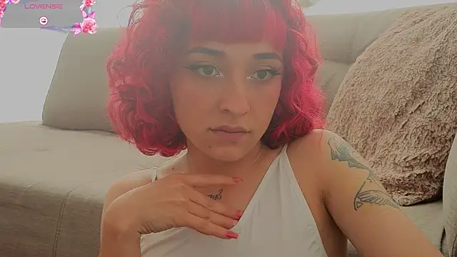 Snapshot of NickiYoung chatting on June 17, 7:13 pm NickiYoung online show from June 17, 7:13 pm