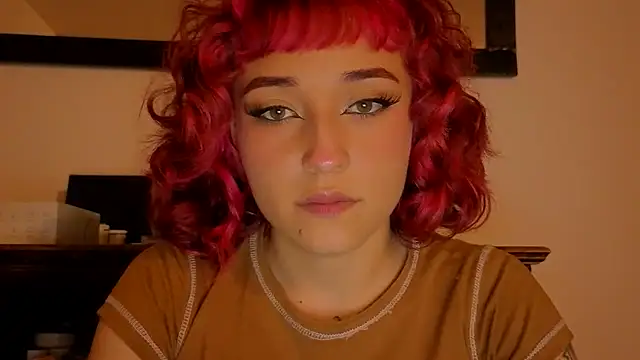 Snapshot of NickiYoung chatting on June 21, 1:33 am NickiYoung online show from June 21, 1:33 am