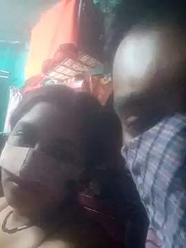 YourHotRandi online show from April 4, 7:20 pm