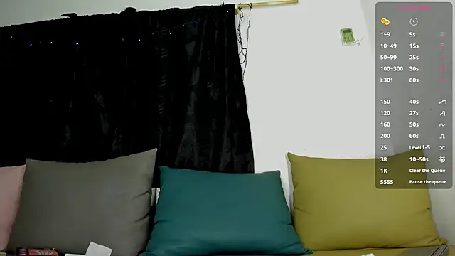 Snapshot of maison_sofia1 chatting on March 8, 6:21 am maison sofia1 online show from March 8, 6:21 am