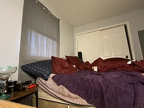 Yoshibaby2670 online show from March 2, 3:30 pm