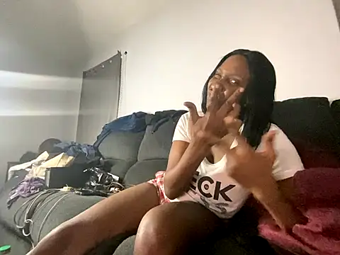 Yoshibaby2670 online show from December 1, 9:10 am