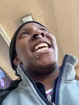 Yoshibaby2670 online show from February 25, 7:06 pm