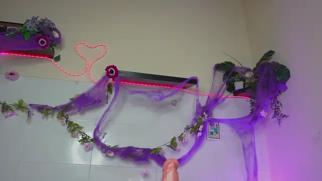 bri cullen online show from November 6, 2:04 am