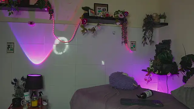 bri cullen online show from April 4, 1:12 am