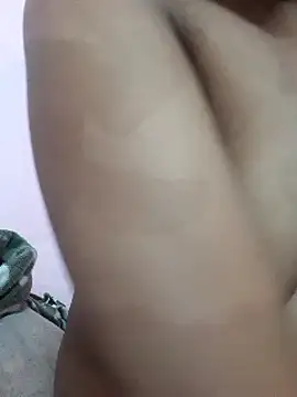 Snapshot of KIRAANVV chatting on January 4, 12:05 am KIRAANVV online show from January 4, 12:05 am