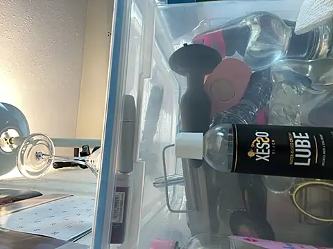 Snapshot of lunalustycumslut chatting on February 23, 7:38 pm lunalustycumslut online show from February 23, 7:38 pm