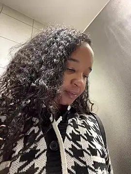 Snapshot of lunalustycumslut chatting on February 22, 12:51 pm lunalustycumslut online show from February 22, 12:51 pm