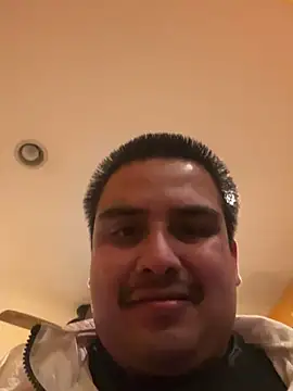 Snapshot of LA_cloudzzpnp chatting on January 2, 11:52 am LA cloudzzpnp online show from January 2, 11:52 am