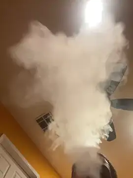 Snapshot of LA_cloudzzpnp chatting on January 14, 9:35 am LA cloudzzpnp online show from January 14, 9:35 am