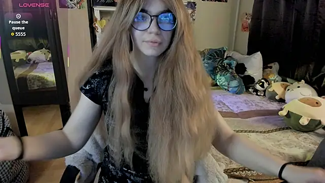 alexiamaleax online show from April 6, 2:07 am