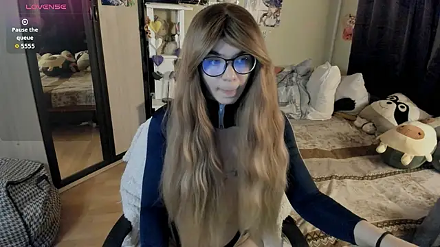 alexiamaleax online show from April 23, 12:39 am